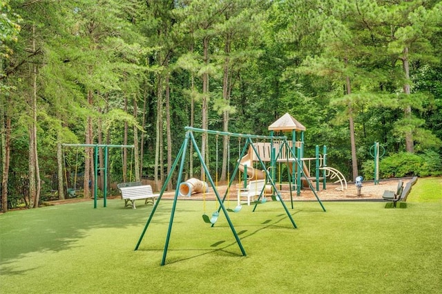 1473 Cardova Pointe, Dunwoody, GA 30338 - community play area with a forest view and a yard