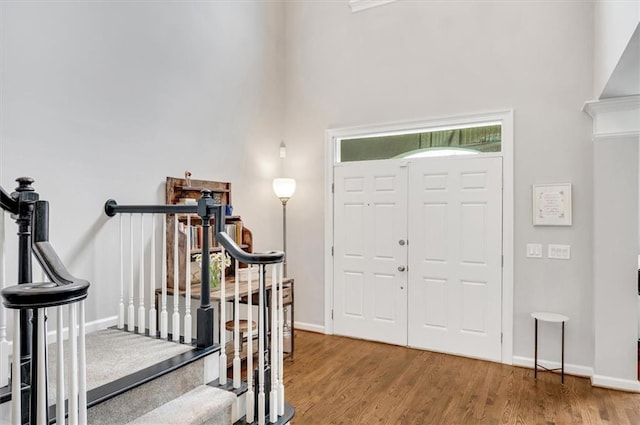 1473 Cardova Pointe, Dunwoody, GA 30338 - foyer entrance featuring wood finished floors and a towering ceiling