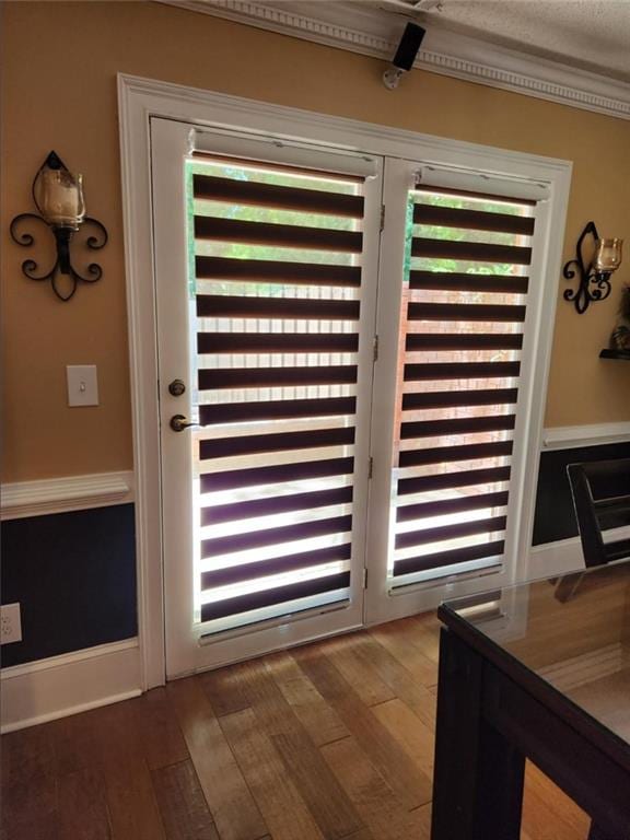 6210 Douglas Manor Ct, Douglasville, GA 30134 - detailed view of wood finished floors