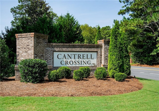 view of community / neighborhood sign