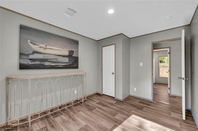 551 Fern Valley Trl, Clarkesville, GA 30523 - living area with wood finished floors, ornamental molding, baseboards, and recessed lighting