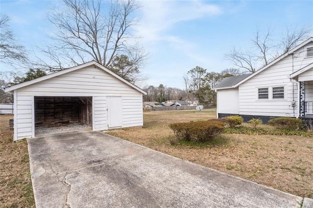 view of detached garage