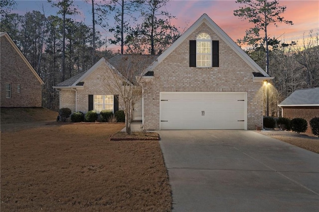 view of front facade featuring a garage