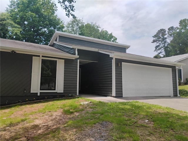2645 Trotters Walk Trl, Snellville, GA 30078 - view of front facade featuring a garage