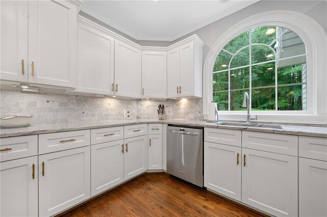 775 Barberry Dr, Milton, GA 30004 - kitchen with stainless steel appliances, white cabinets, dark wood-style floors, ornamental molding, and a chandelier