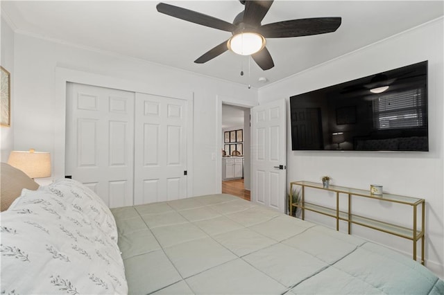 6160 Lake Lanier Heights Rd, Buford, GA 30518 - bedroom featuring crown molding, a closet, and a ceiling fan