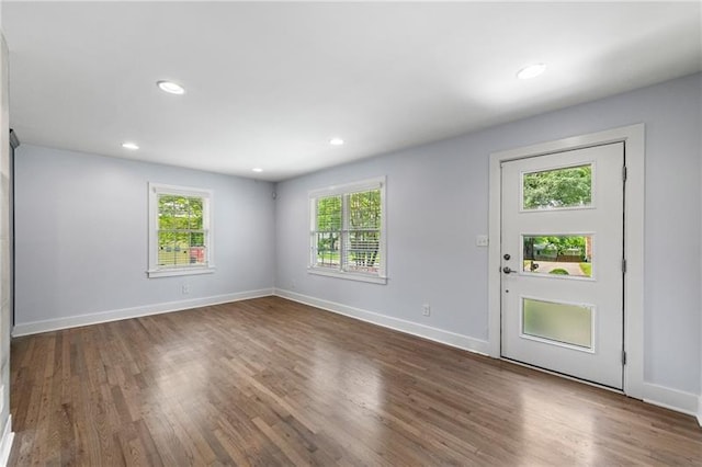 957 Sharon Cir SE, Smyrna, GA 30080 - foyer with wood finished floors, baseboards, and recessed lighting