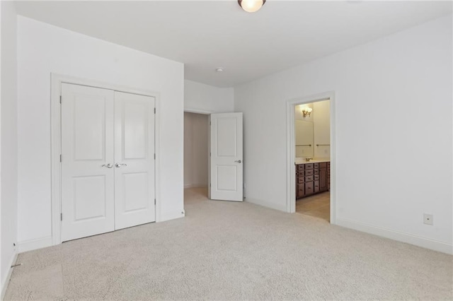 4540 Hastings Dr, Cumming, GA 30041 - unfurnished bedroom featuring light colored carpet, baseboards, a closet, and ensuite bath