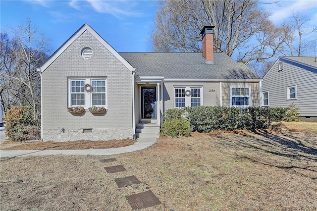 view of front facade with a front yard