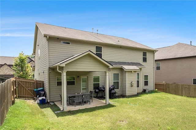 6213 Old Kingston Dr, Atlanta, GA 30331 - back of property with a fenced backyard and a patio area