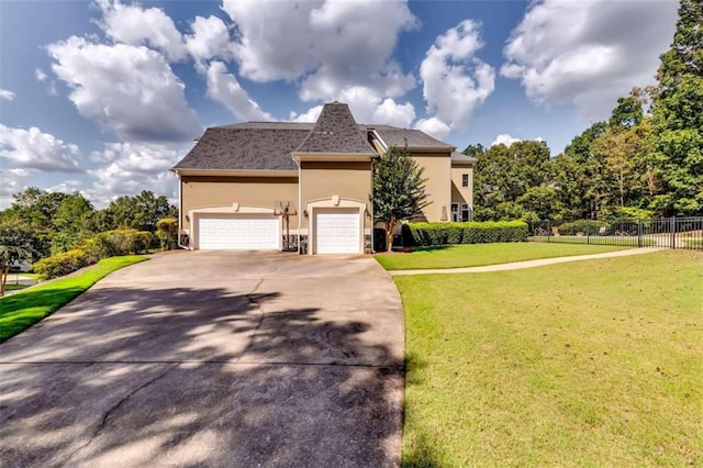 view of front of house with a front lawn