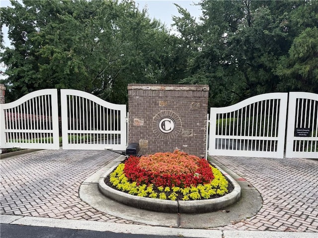 1935 Cobblestone Cir NE, Brookhaven, GA 30319 - view of gate
