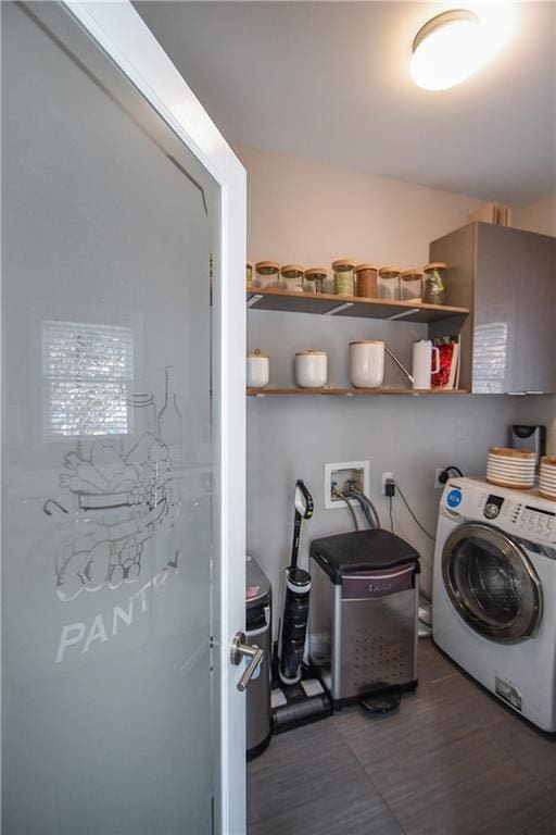 laundry room featuring washer / clothes dryer