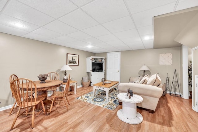 3574 Timberloch Trl, Snellville, GA 30039 - living area featuring light wood-style flooring, baseboards, a paneled ceiling, and recessed lighting