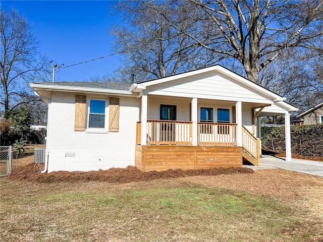 view of front of home featuring covered porch