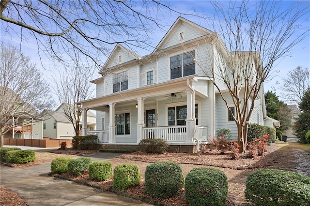 view of front of home featuring a ceiling fan and covered porch