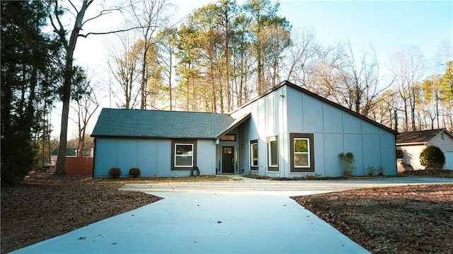 view of front of property