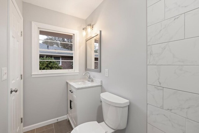 unfurnished bedroom with crown molding, dark hardwood / wood-style flooring, and a closet