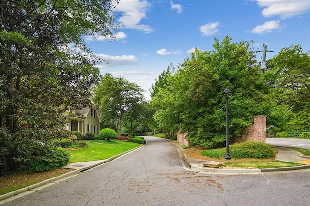 4555 Peachtree Dunwoody Rd, Sandy Springs, GA 30342 - view of community with a yard
