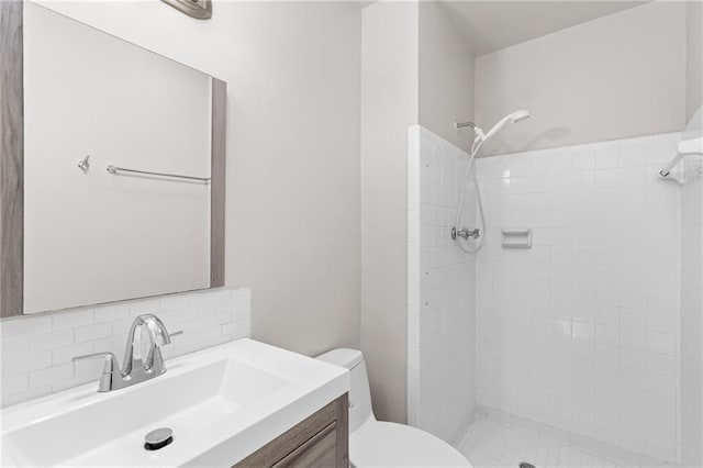 765 Houston Mill Rd NE Unit 7, Atlanta, GA 30329 - full bath with tiled shower, toilet, backsplash, and vanity