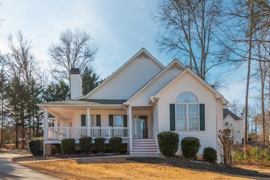 view of front of property with covered porch