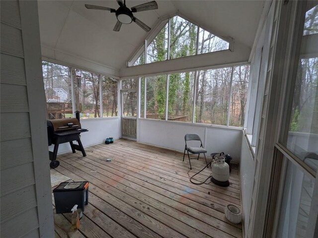 405 Baneberry Bnd, Peachtree City, GA 30269 - sunroom with ceiling fan and vaulted ceiling
