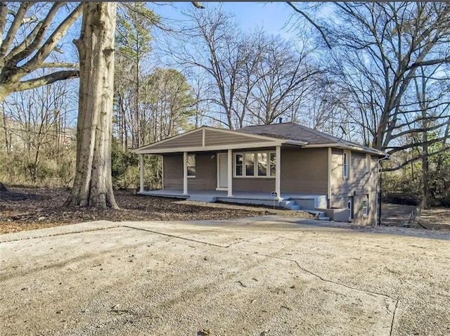 view of front facade featuring covered porch