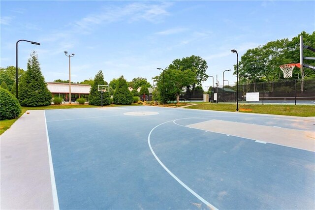 3285 Country Walk Dr, Powder Springs, GA 30127 - view of sport court with community basketball court and fence