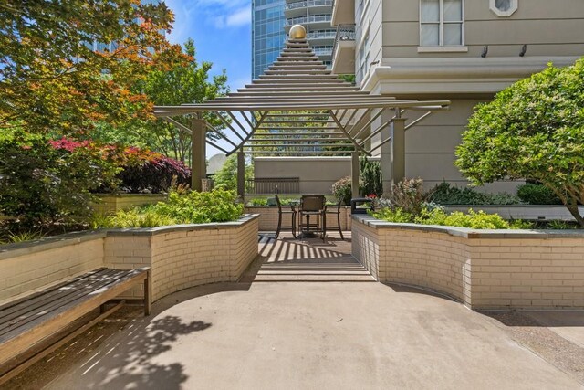 3334 Peachtree Rd NE Unit 101, Atlanta, GA 30326 - view of patio