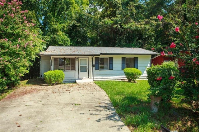 ranch-style house with crawl space