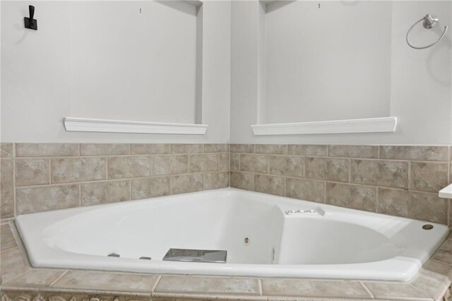 1215 Comet View Trl SE, Smyrna, GA 30082 - full bathroom featuring a tub with jets