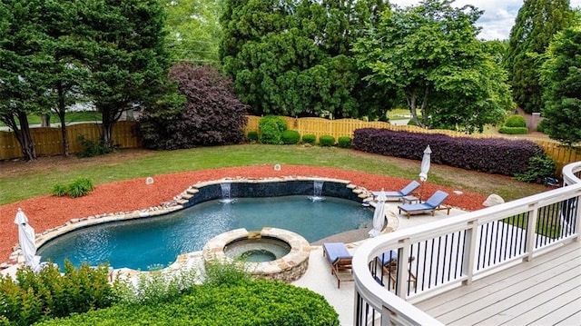 view of swimming pool featuring a pool with connected hot tub