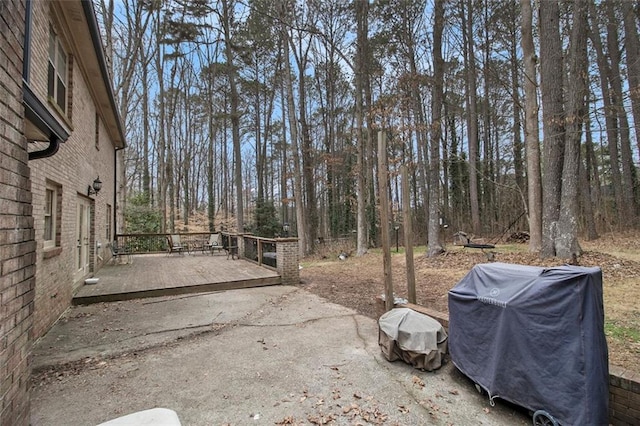 view of yard with a patio