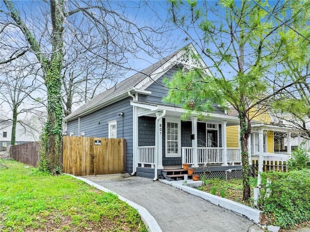 view of front facade with covered porch