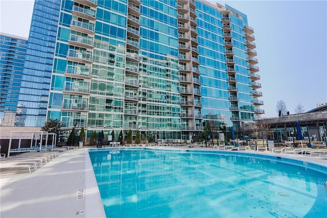 view of swimming pool