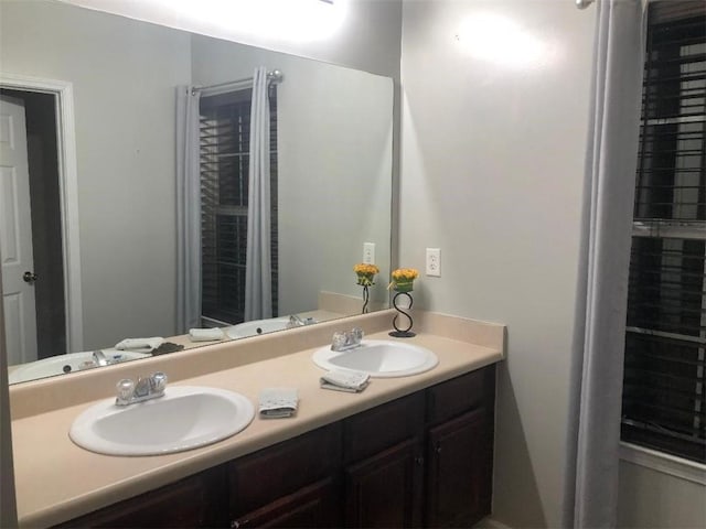 3554 Umatilla Ln SW, South Fulton, GA 30331 - bathroom featuring double vanity