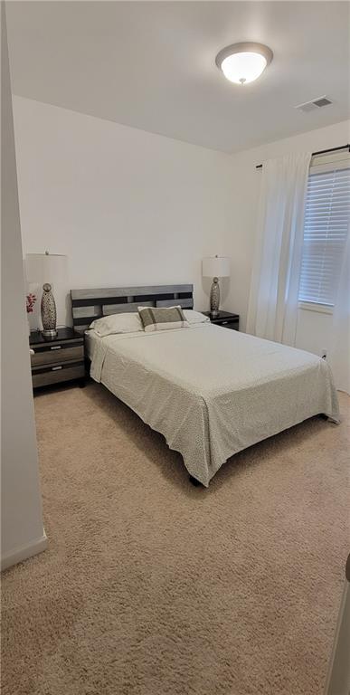 bedroom with carpet flooring