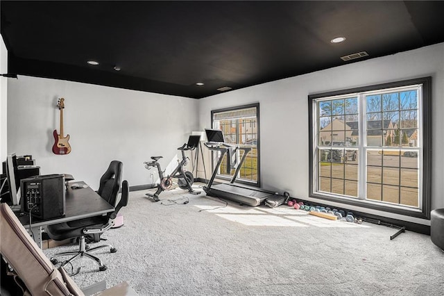 workout area with recessed lighting, visible vents, carpet flooring, and baseboards