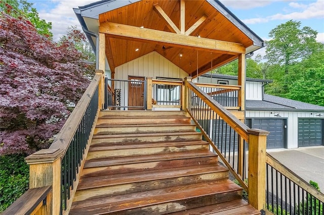 110 W Putnam Ferry Rd, Woodstock, GA 30189 - property entrance featuring a garage and driveway