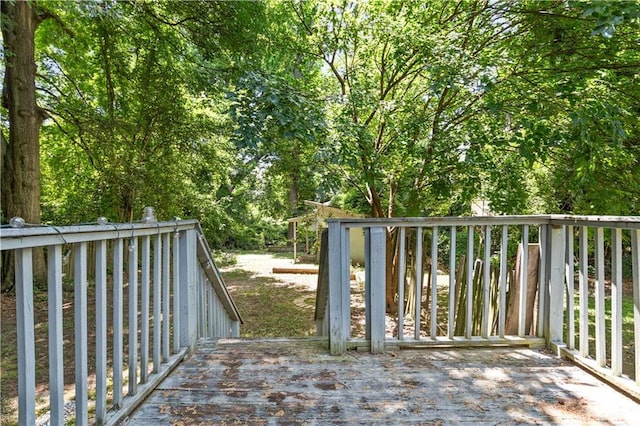 820 Elbert St SW, Atlanta, GA 30310 - view of wooden deck