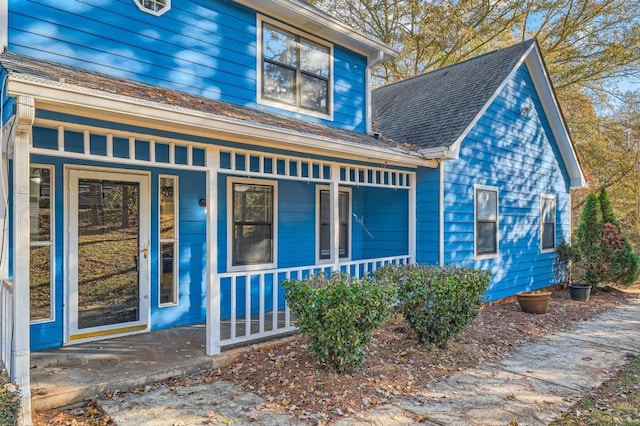 view of front of home featuring a porch