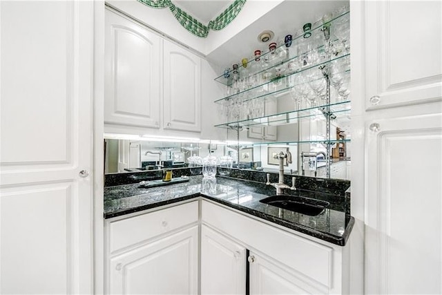 3456 Paces Pl NW, Atlanta, GA 30327 - view of indoor wet bar