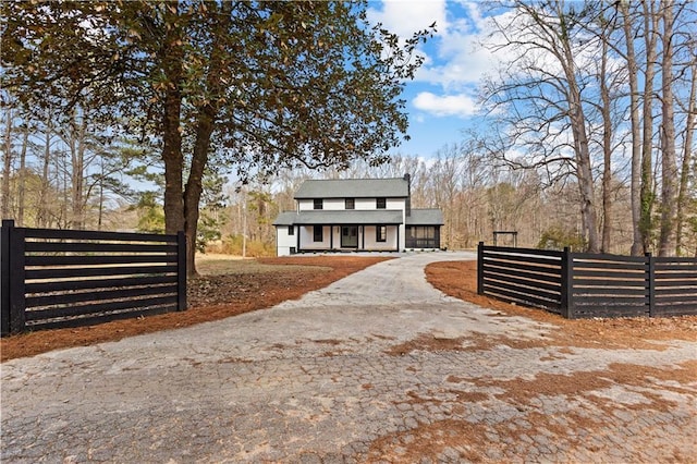 view of front of house with a fenced front yard