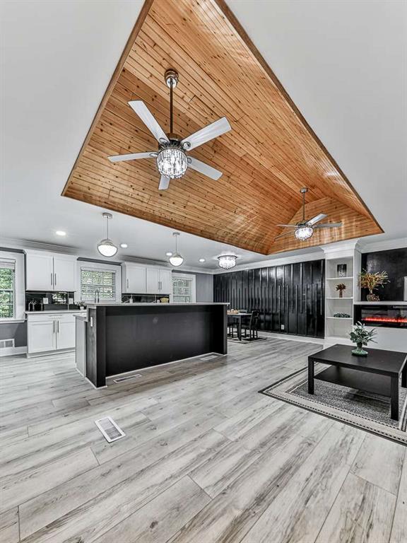 1564 Bubbling Creek Rd, Brookhaven, GA 30319 - interior space with visible vents and a ceiling fan