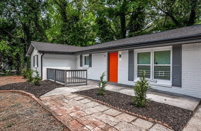 5640 Redan Cir, Stone Mountain, GA 30088 - view of front of home with brick siding