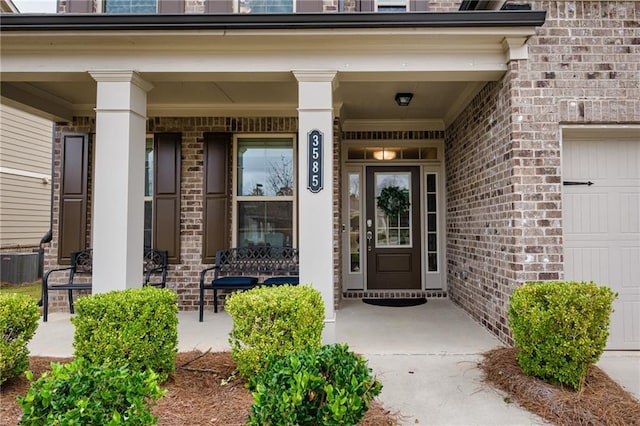 property entrance featuring covered porch