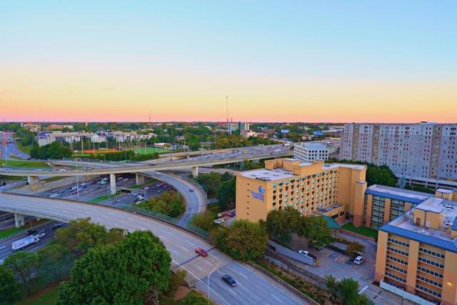 view of aerial view at dusk