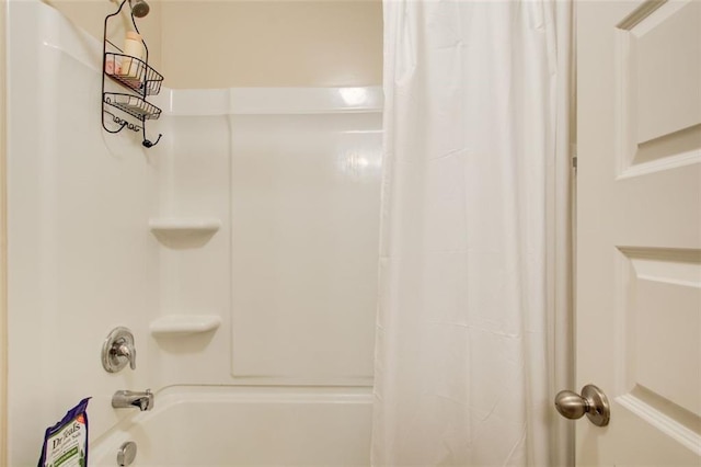 3746 Okefenokee Rdg, Loganville, GA 30052 - full bath featuring shower / tub combo with curtain