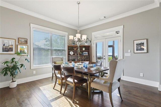 living room with crown molding, a ceiling fan, baseboards, and dark wood-style floors