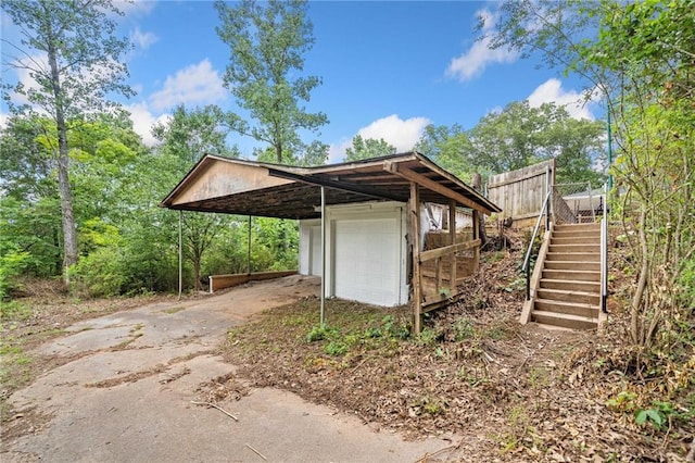 9 Latimer Rd, Cartersville, GA 30121 - view of outbuilding featuring concrete driveway and stairs